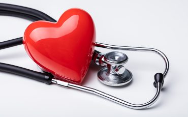 Stetoskop och ett prydnadshjärta